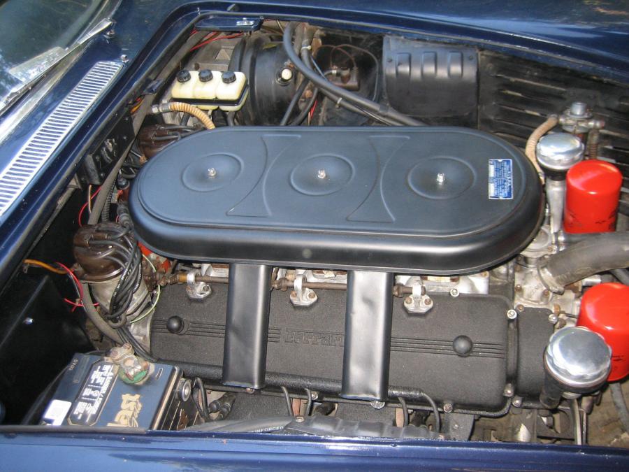  Ferrari 330 GT 2+2 1965 года  (фото 10 из 14)